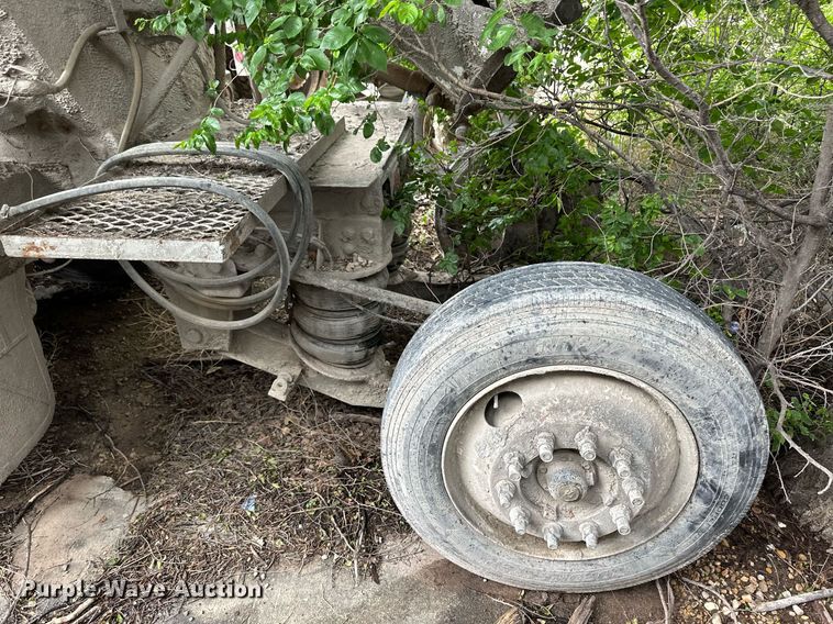 image for item JD9100 2003 Kenworth T800  ready mix truck