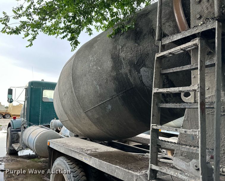 image for item JD9100 2003 Kenworth T800  ready mix truck