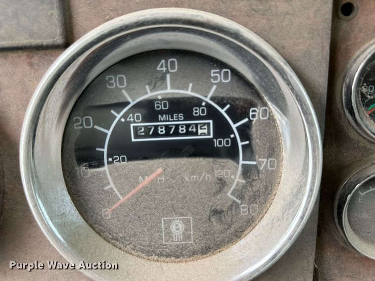 image for item JD9100 2003 Kenworth T800  ready mix truck