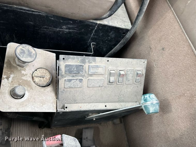 image for item JD9100 2003 Kenworth T800  ready mix truck