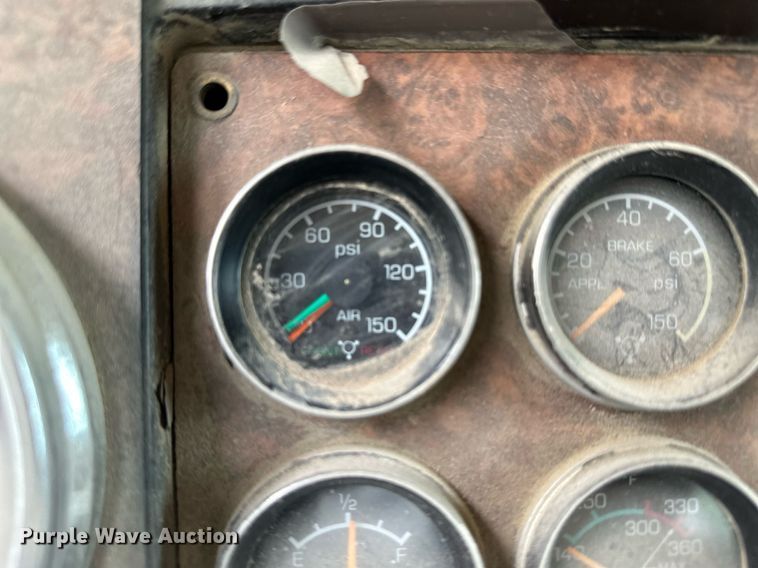 image for item JD9100 2003 Kenworth T800  ready mix truck