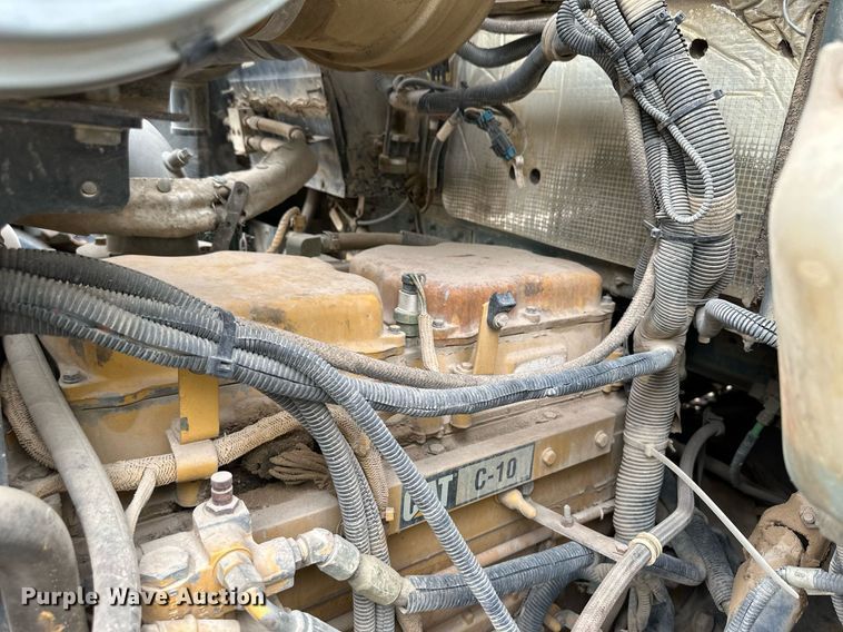 image for item JD9100 2003 Kenworth T800  ready mix truck