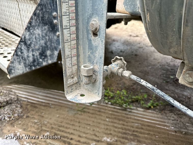 image for item JD9100 2003 Kenworth T800  ready mix truck