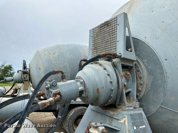 image for item JD9100 2003 Kenworth T800  ready mix truck