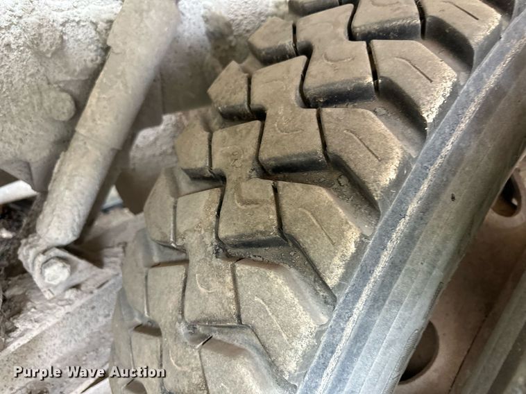 image for item JD9100 2003 Kenworth T800  ready mix truck