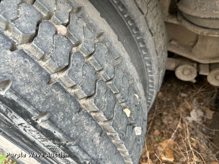 image for item JD9100 2003 Kenworth T800  ready mix truck