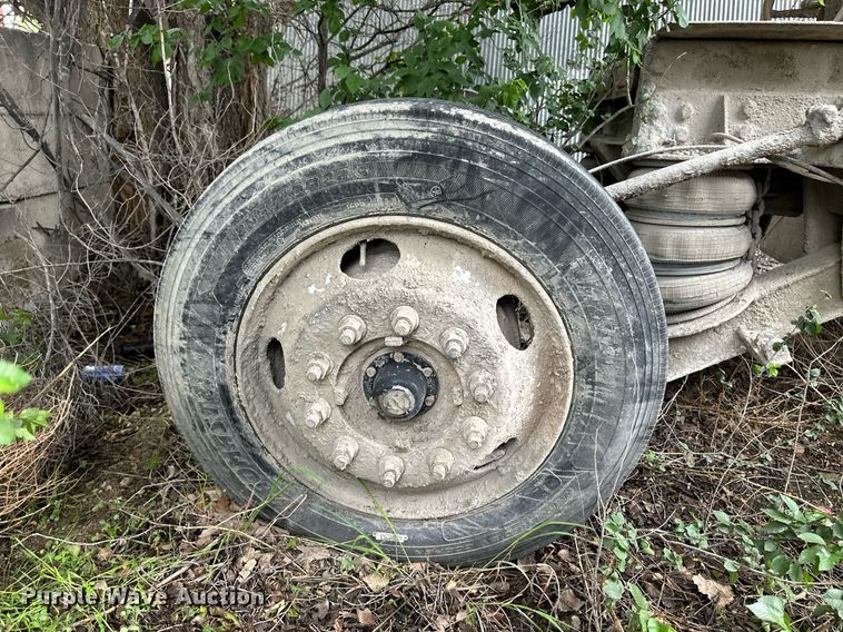 image for item JD9100 2003 Kenworth T800  ready mix truck