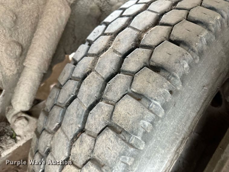 image for item JD9100 2003 Kenworth T800  ready mix truck