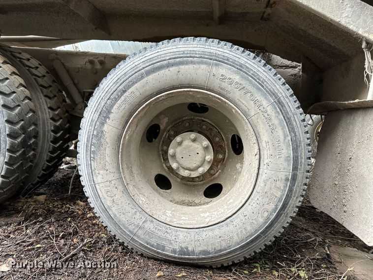 image for item JD9100 2003 Kenworth T800  ready mix truck