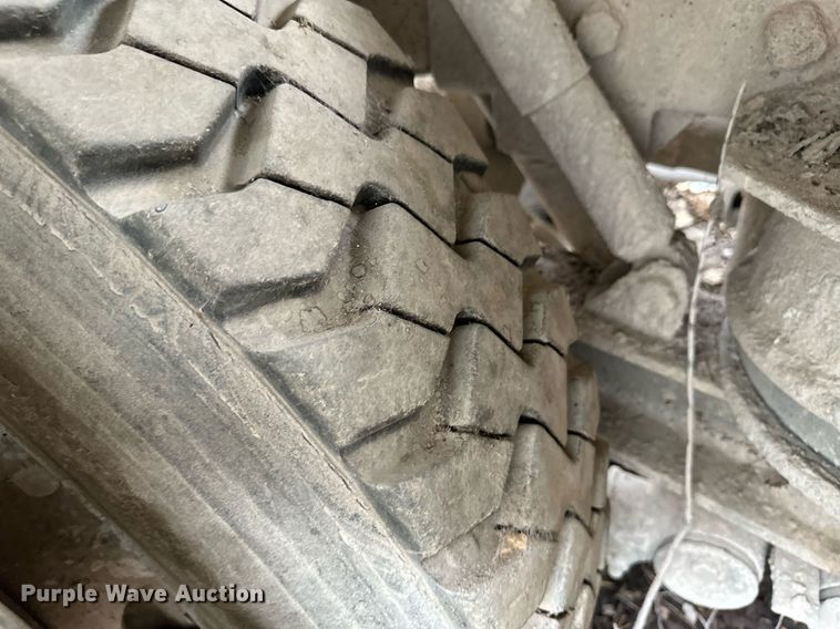 image for item JD9100 2003 Kenworth T800  ready mix truck