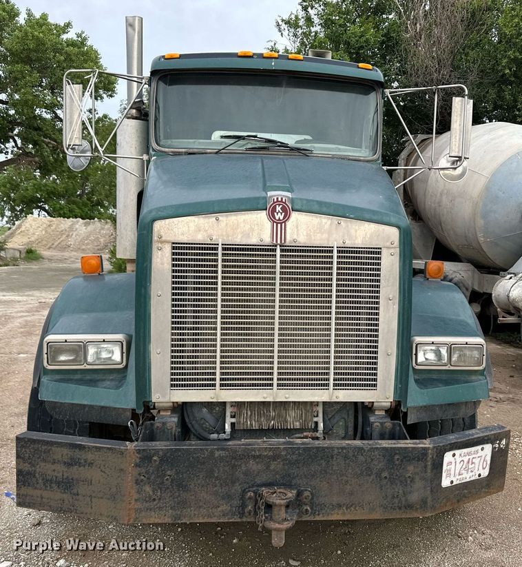 image for item JD9101 2003 Kenworth T800  ready mix truck