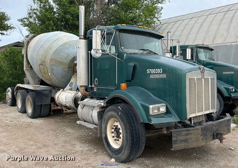 image for item JD9101 2003 Kenworth T800  ready mix truck