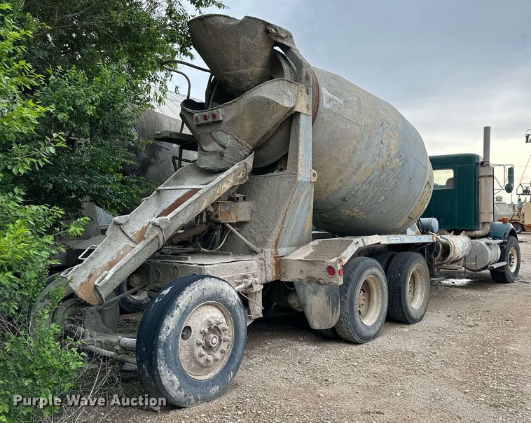 image for item JD9101 2003 Kenworth T800  ready mix truck