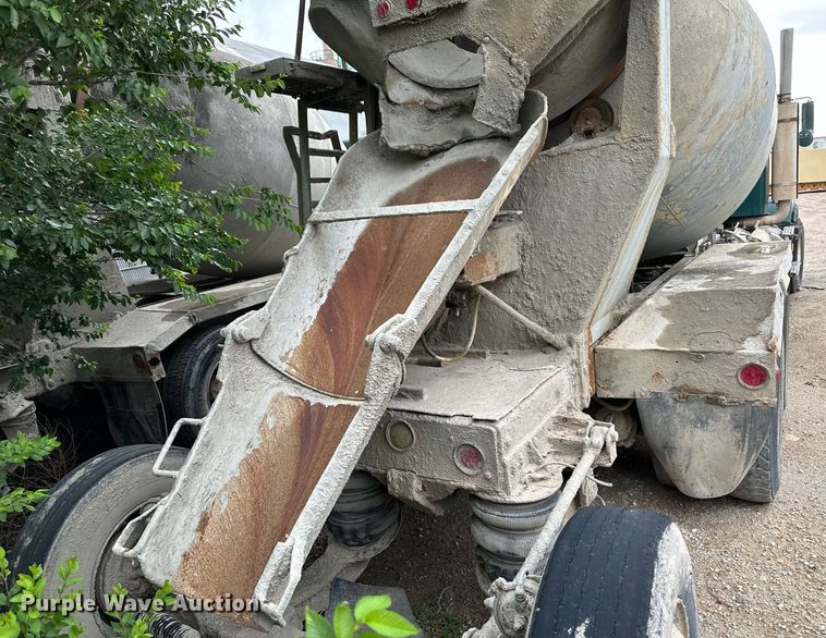 image for item JD9101 2003 Kenworth T800  ready mix truck