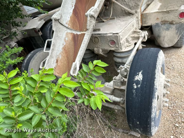 image for item JD9101 2003 Kenworth T800  ready mix truck