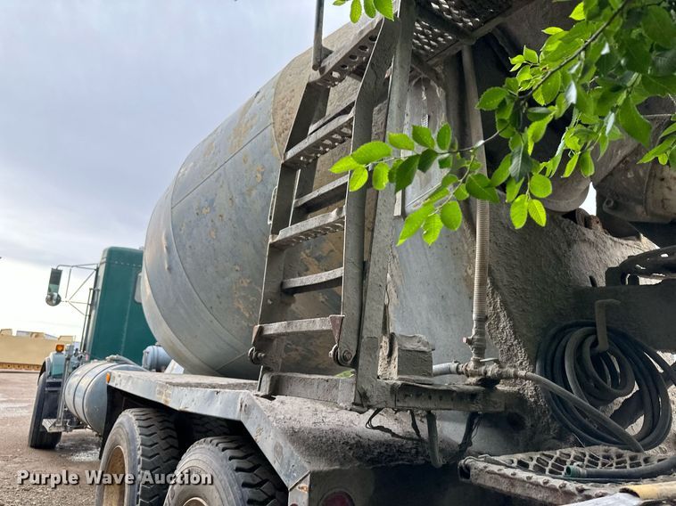 image for item JD9101 2003 Kenworth T800  ready mix truck