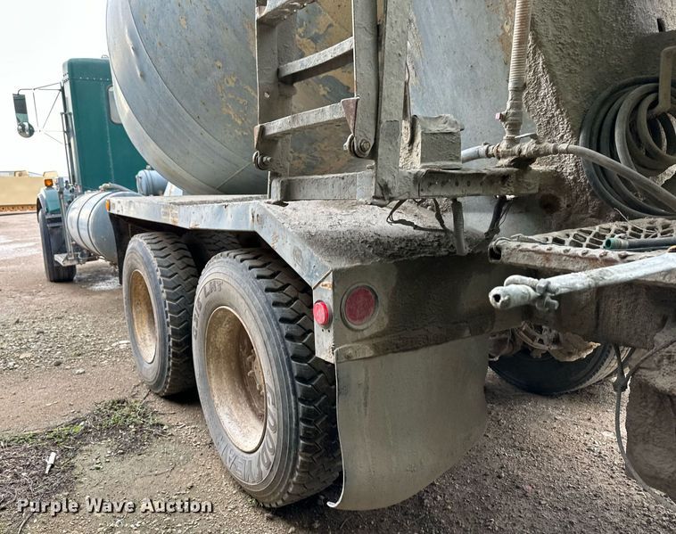 image for item JD9101 2003 Kenworth T800  ready mix truck