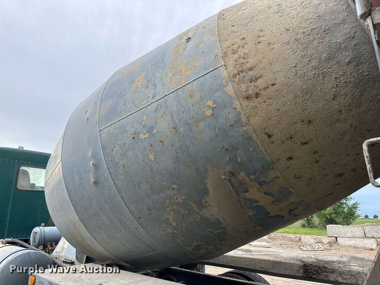 image for item JD9101 2003 Kenworth T800  ready mix truck