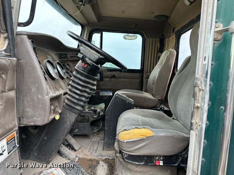 image for item JD9101 2003 Kenworth T800  ready mix truck