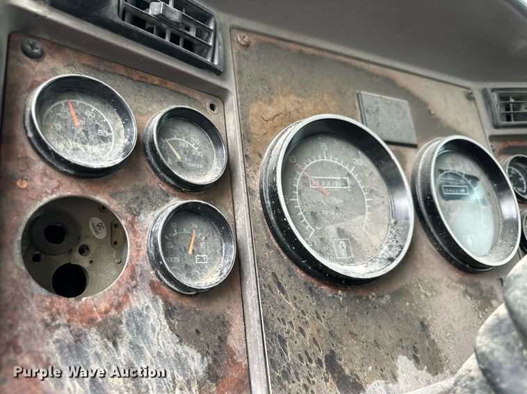 image for item JD9101 2003 Kenworth T800  ready mix truck