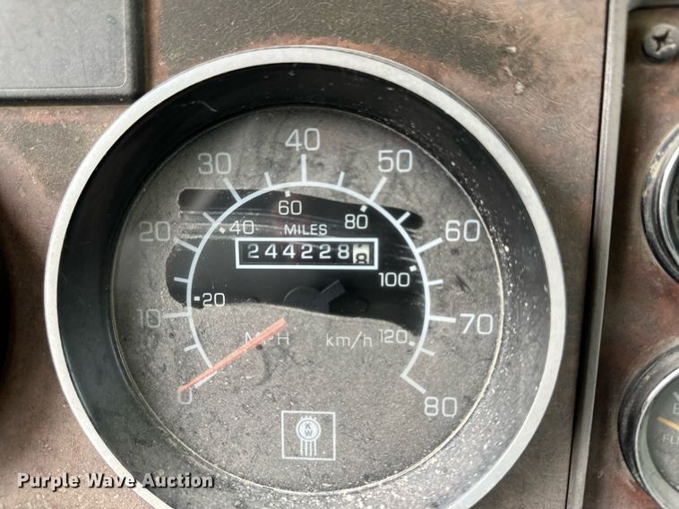 image for item JD9101 2003 Kenworth T800  ready mix truck