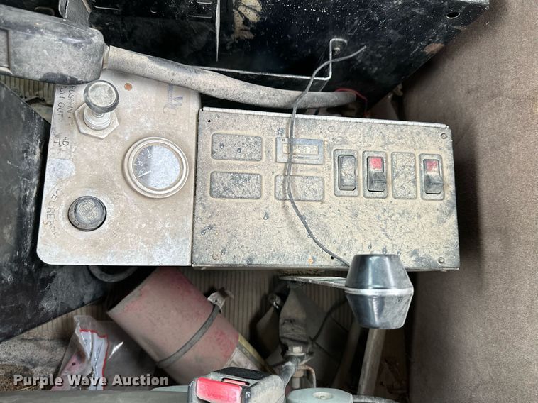 image for item JD9101 2003 Kenworth T800  ready mix truck