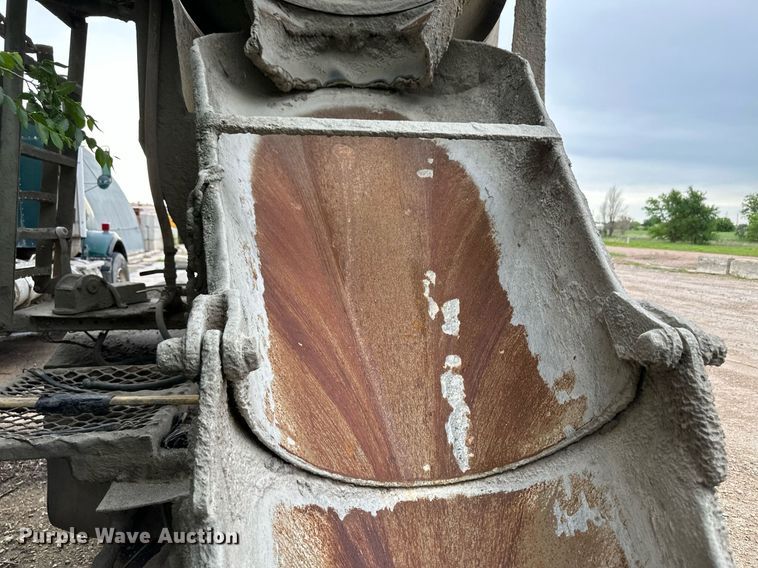 image for item JD9101 2003 Kenworth T800  ready mix truck