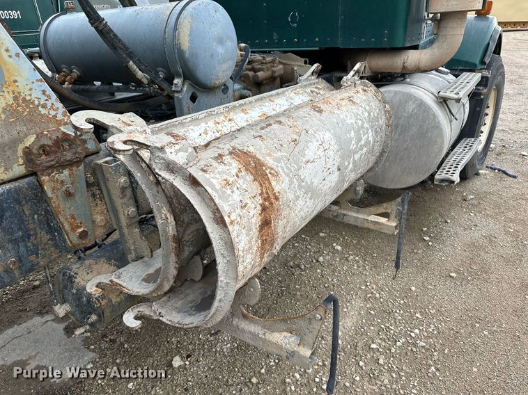 image for item JD9101 2003 Kenworth T800  ready mix truck