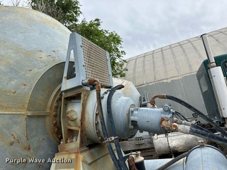 image for item JD9101 2003 Kenworth T800  ready mix truck