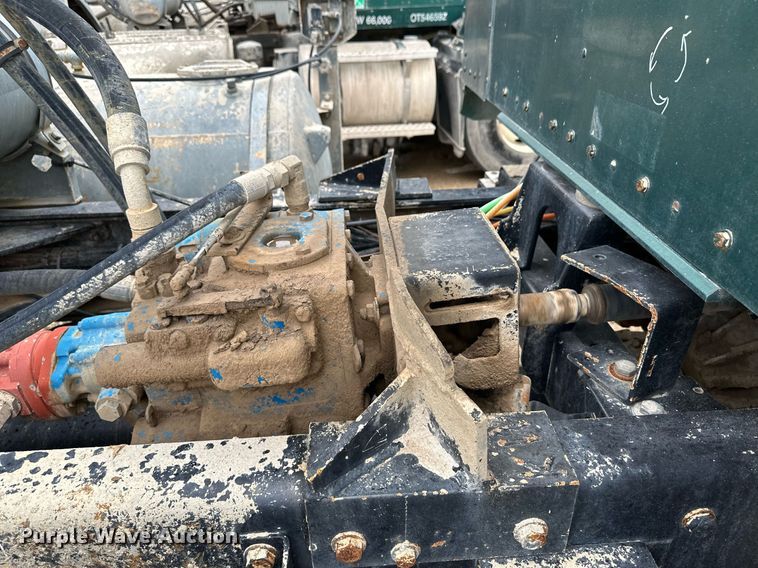 image for item JD9101 2003 Kenworth T800  ready mix truck