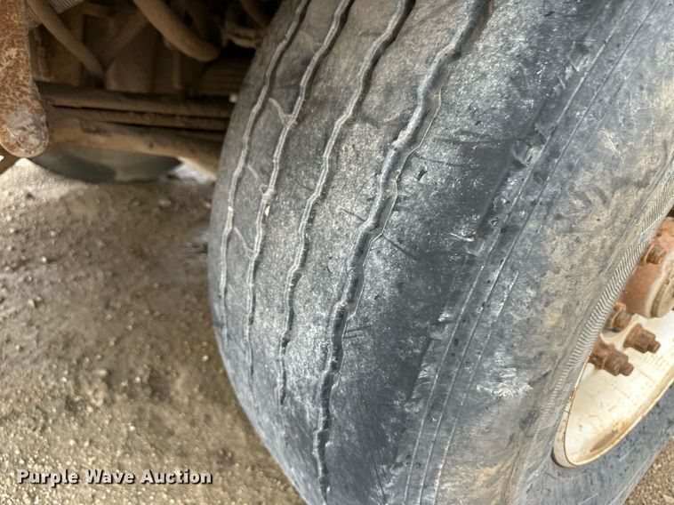 image for item JD9101 2003 Kenworth T800  ready mix truck