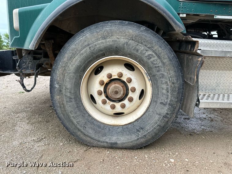 image for item JD9101 2003 Kenworth T800  ready mix truck