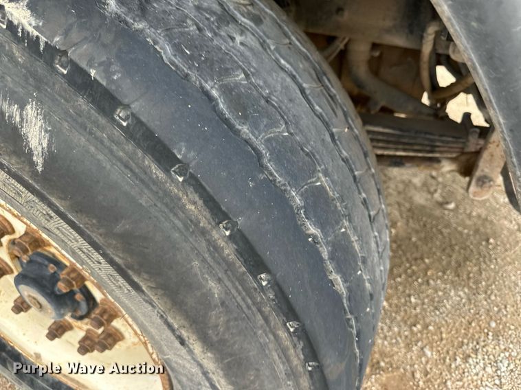 image for item JD9101 2003 Kenworth T800  ready mix truck