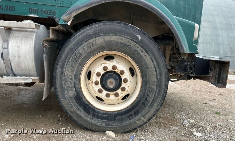 image for item JD9101 2003 Kenworth T800  ready mix truck