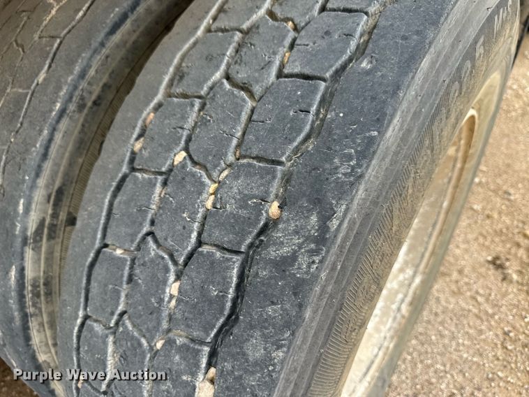 image for item JD9101 2003 Kenworth T800  ready mix truck