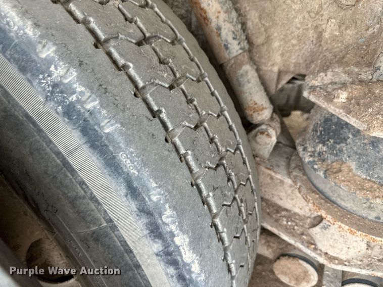 image for item JD9101 2003 Kenworth T800  ready mix truck