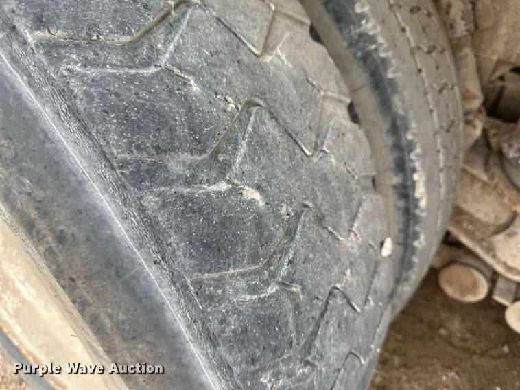 image for item JD9101 2003 Kenworth T800  ready mix truck