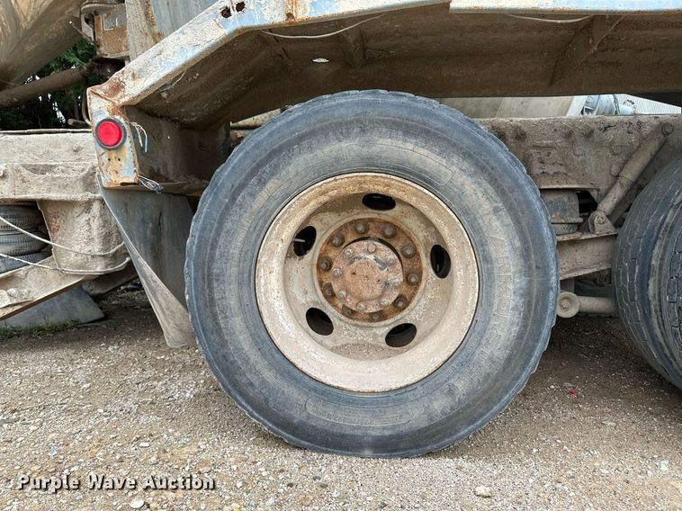 image for item JD9101 2003 Kenworth T800  ready mix truck