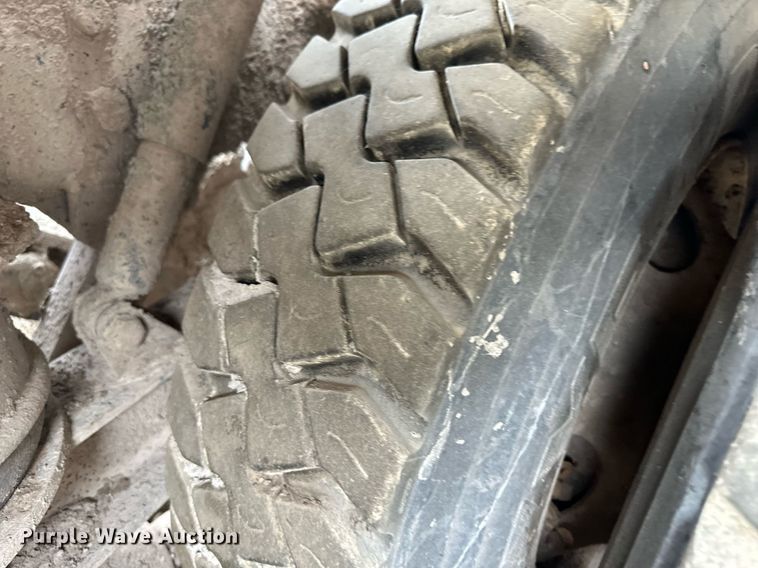 image for item JD9101 2003 Kenworth T800  ready mix truck