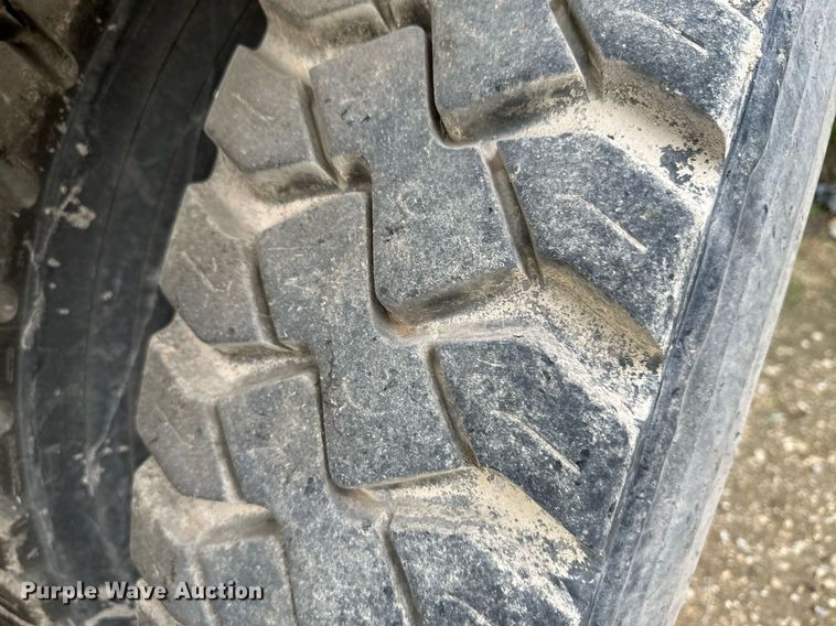 image for item JD9101 2003 Kenworth T800  ready mix truck