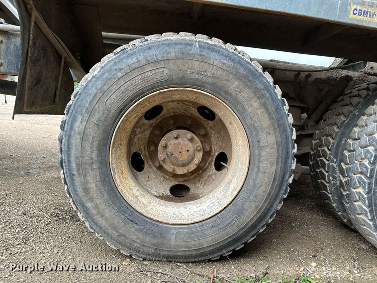 image for item JD9101 2003 Kenworth T800  ready mix truck