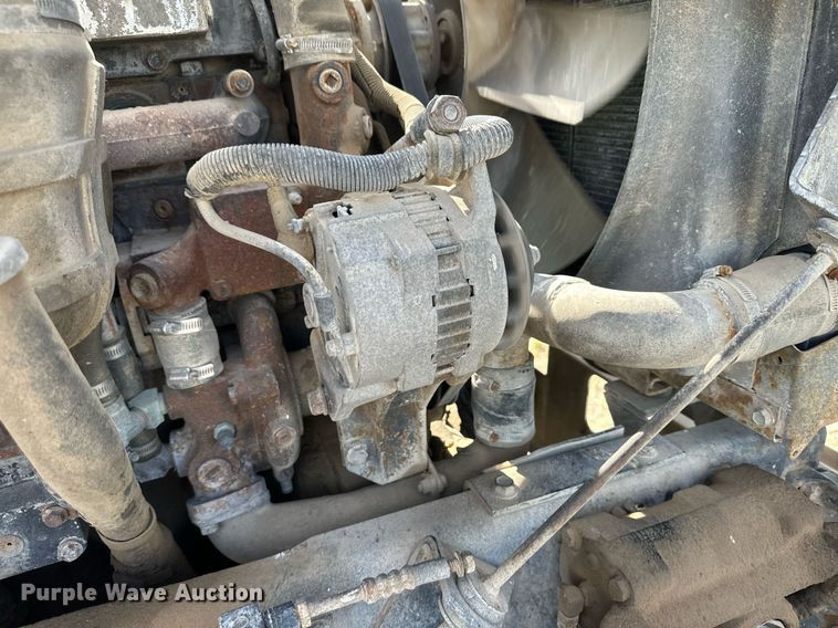 image for item JD9102 1999 International 5500  ready mix truck