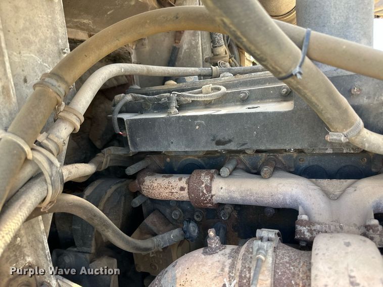 image for item JD9102 1999 International 5500  ready mix truck