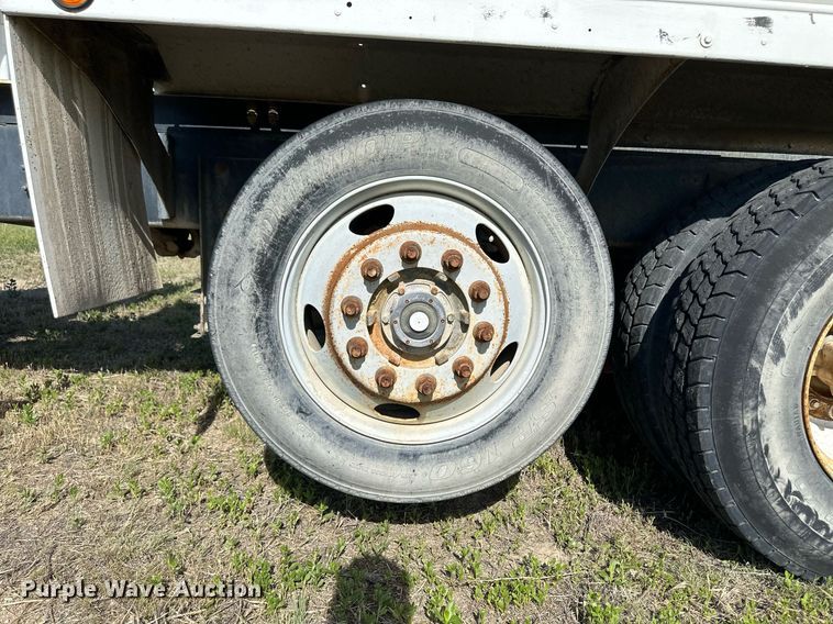 image for item JD9102 1999 International 5500  ready mix truck