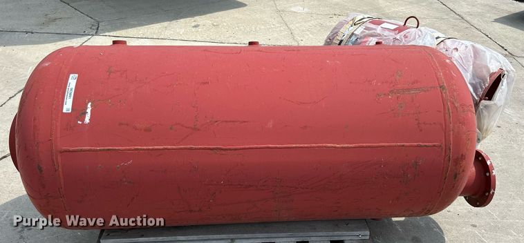 image for item MC9891 (2) pressurized expansion tanks