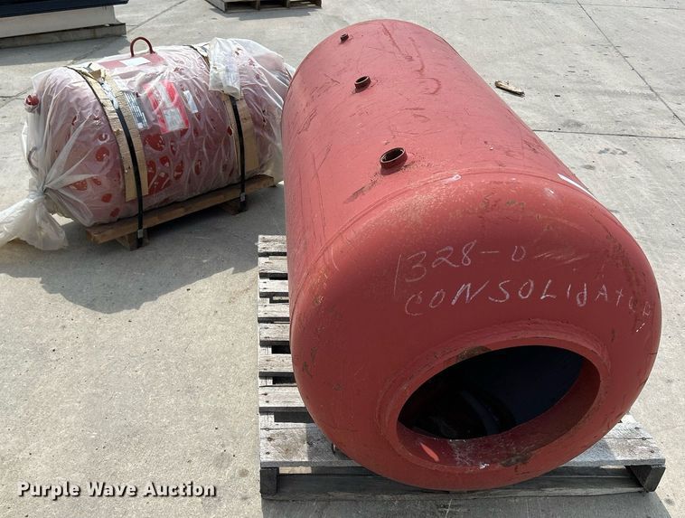 image for item MC9891 (2) pressurized expansion tanks