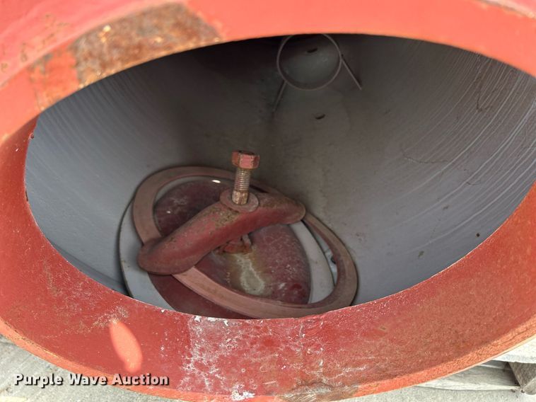 image for item MC9891 (2) pressurized expansion tanks