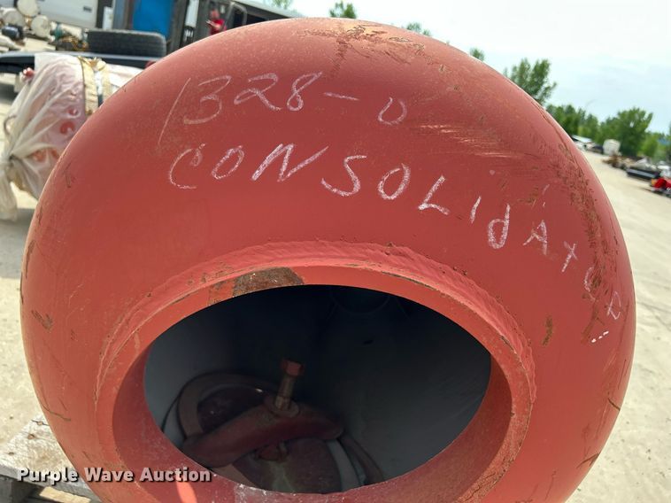 image for item MC9891 (2) pressurized expansion tanks