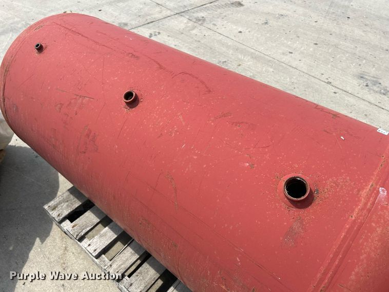 image for item MC9891 (2) pressurized expansion tanks