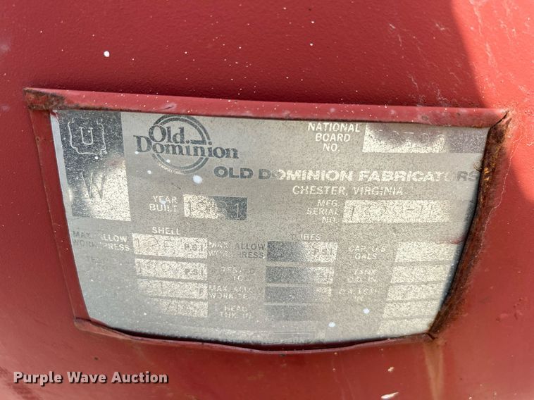 image for item MC9891 (2) pressurized expansion tanks